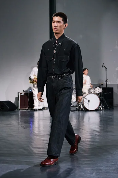 Look 29